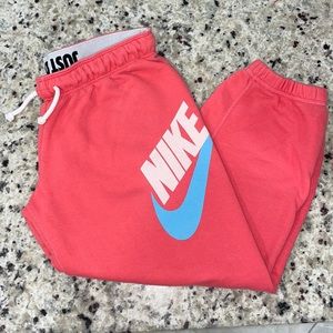 Nike Capri Joggers